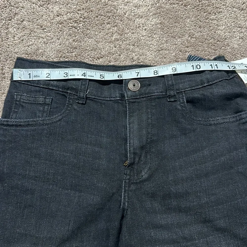 Osh Kosh denim shorts! Raw hem! Snap button with zipper size 8 stretch